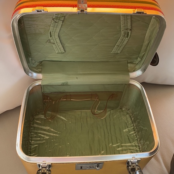 1960s Vintage Ventura Train Case - Picture 7 of 12